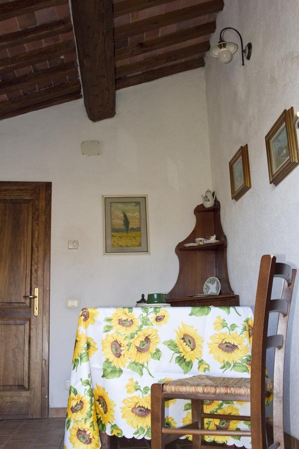 Agriturismo Santa Caterina Castelnuovo di Val di Cecina Oda fotoğraf